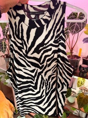 Zebra Print Sleeveless Tank Top - Black & White